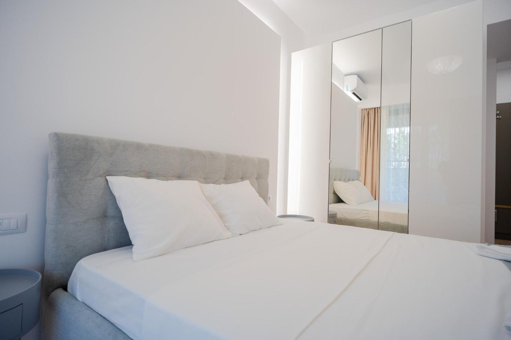 Amazing View Apartments - Iuliu Maniu & Politehnica Park Букурещ Екстериор снимка