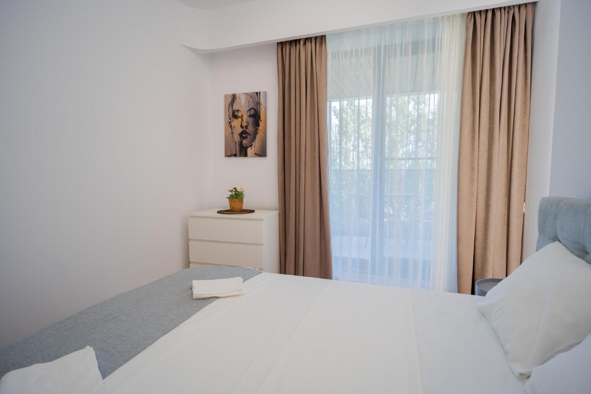 Amazing View Apartments - Iuliu Maniu & Politehnica Park Букурещ Екстериор снимка