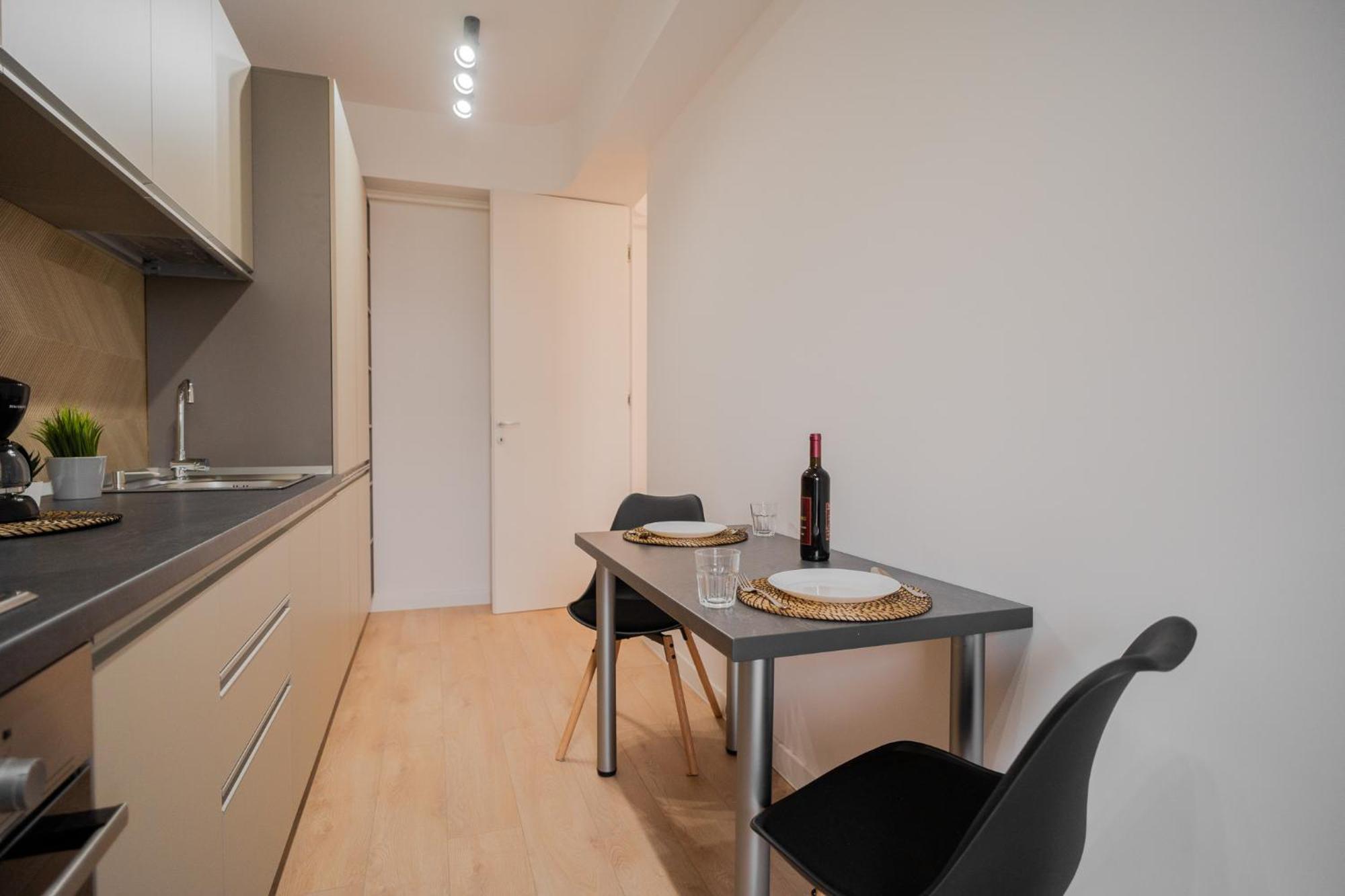 Amazing View Apartments - Iuliu Maniu & Politehnica Park Букурещ Екстериор снимка